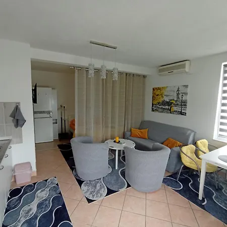 Apartment Nejra *